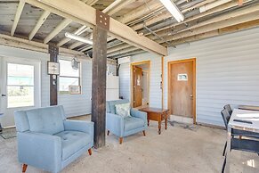 Waterfront Texas Abode w/ Boat Ramp, Pets Welcome