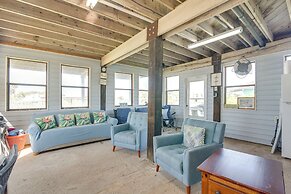 Waterfront Texas Abode w/ Boat Ramp, Pets Welcome