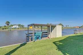 Waterfront Texas Abode w/ Boat Ramp, Pets Welcome