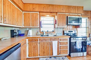 Waterfront Texas Abode w/ Boat Ramp, Pets Welcome