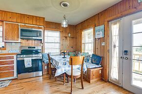 Waterfront Texas Abode w/ Boat Ramp, Pets Welcome