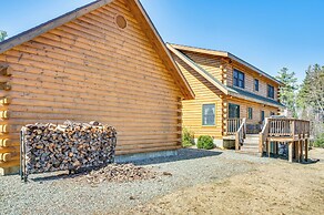 Carroll Log Cabin w/ Deck < 9 Mi to Bretton Woods!