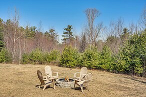 Carroll Log Cabin w/ Deck < 9 Mi to Bretton Woods!