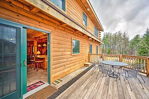 Carroll Log Cabin w/ Deck < 9 Mi to Bretton Woods!