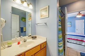 Lakefront Huddleston Condo w/ Community Pool