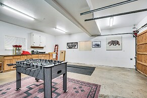 'the Cub House' w/ Hot Tub & Arcade in Arnold!