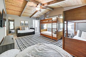 'the Cub House' w/ Hot Tub & Arcade in Arnold!