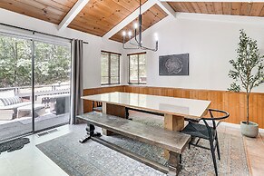 'the Cub House' w/ Hot Tub & Arcade in Arnold!
