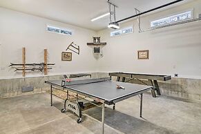 Family-friendly Packwood Retreat w/ Deck!