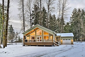 Family-friendly Packwood Retreat w/ Deck!