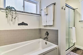 Family-friendly Packwood Retreat w/ Deck!