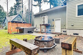 Family-friendly Packwood Retreat w/ Deck!