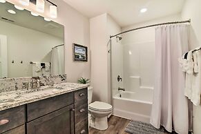 Family-friendly Packwood Retreat w/ Deck!