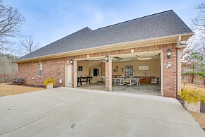 < 5 Mi to Lake Desoto: Grand Hot Springs Home