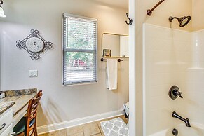 < 5 Mi to Lake Desoto: Grand Hot Springs Home