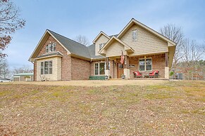 < 5 Mi to Lake Desoto: Grand Hot Springs Home