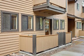 Sunriver Vacation Rental w/ Community Hot Tub!