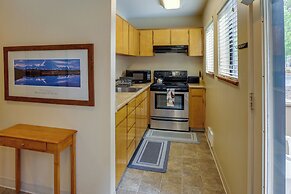 Sunriver Vacation Rental w/ Community Hot Tub!