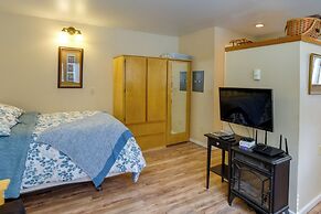 Sunriver Vacation Rental w/ Community Hot Tub!