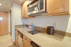 Ski-in/ski-out Crested Butte Studio w/ Pool Access