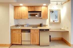 Ski-in/ski-out Crested Butte Studio w/ Pool Access