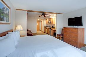 Ski-in/ski-out Crested Butte Studio w/ Pool Access