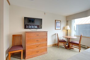 Ski-in/ski-out Crested Butte Studio w/ Pool Access