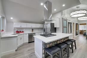 Modern Edgewood Home Near Tacoma w/ Deck!