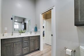 Modern Edgewood Home Near Tacoma w/ Deck!
