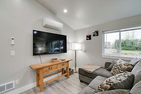 Modern Edgewood Home Near Tacoma w/ Deck!