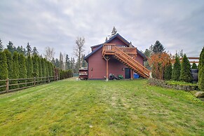 Modern Edgewood Home Near Tacoma w/ Deck!
