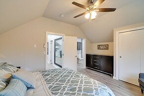 Modern Edgewood Home Near Tacoma w/ Deck!