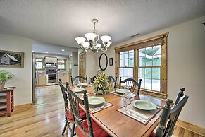 Settlers Mountain Retreat: On-site Hikes & Views!