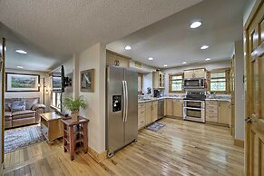 Settlers Mountain Retreat: On-site Hikes & Views!