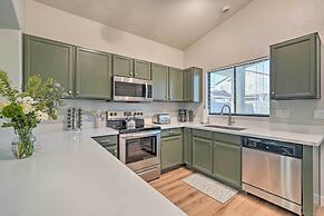 Private Yard: Sunlit Peoria Vacation Rental!