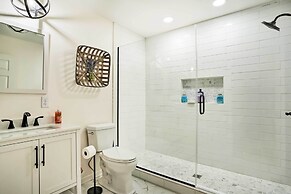 Renovated Cabin w/ Decks, Views, & Fire Pit!