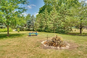 Peaceful Harvard Vacation Rental: 3 Mi to Town!