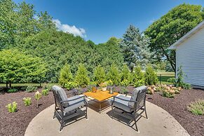 Peaceful Harvard Vacation Rental: 3 Mi to Town!