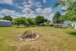 Peaceful Harvard Vacation Rental: 3 Mi to Town!