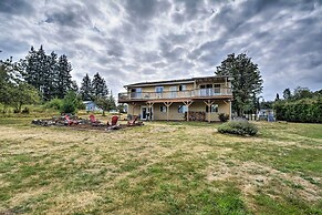 Cozy Port Orchard Home w/ Grill & Fire Pit!