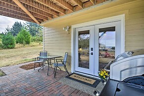 Cozy Port Orchard Home w/ Grill & Fire Pit!