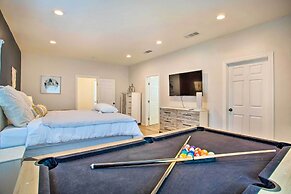 4 Mi to Dtwn Dallas: Home w/ Fire Pit + Gazebo