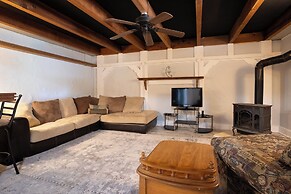 Rustic Fancy Gap Vacation Rental With Fire Pit