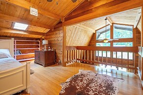 Rustic Fancy Gap Vacation Rental With Fire Pit