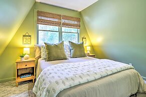 Amazing A-frame w/ Private Hiking + Amenities