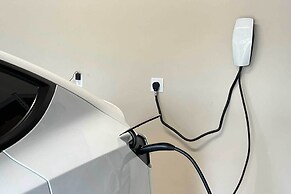 Modern Flagstaff Retreat w/ Fire Pit & EV Charger!