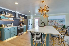 Home Rental on Detroit Lake: Dock, Game Room!