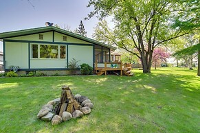 Home Rental on Detroit Lake: Dock, Game Room!