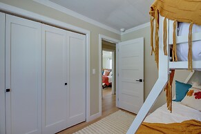 Home Rental on Detroit Lake: Dock, Game Room!