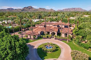 Paradise Valley Villa w/ Luxe Pool & Outdoor Games